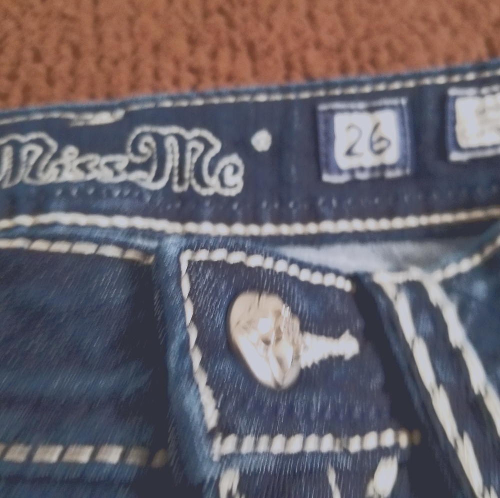 Miss Me CAPRIS   26 "